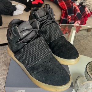 Adidas tubular size 4.5 men’s size 7 womens